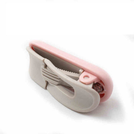 Mini-Portable-Washi-Tape-Dispenser-3.jpg